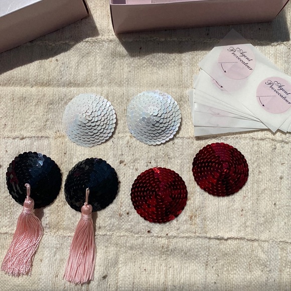 Agent Provocateur Iridescent White Pair of Sequin Nipple Pasties - Picture 11 of 12